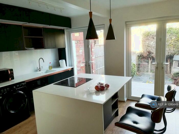 5 Bedroom Terraced House To Rent In Strathmore Avenue, Coventry, CV1