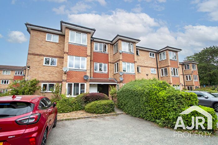 2 Bedroom Flat To Rent In Pinecroft Court, Wickham Lane, Welling, DA16