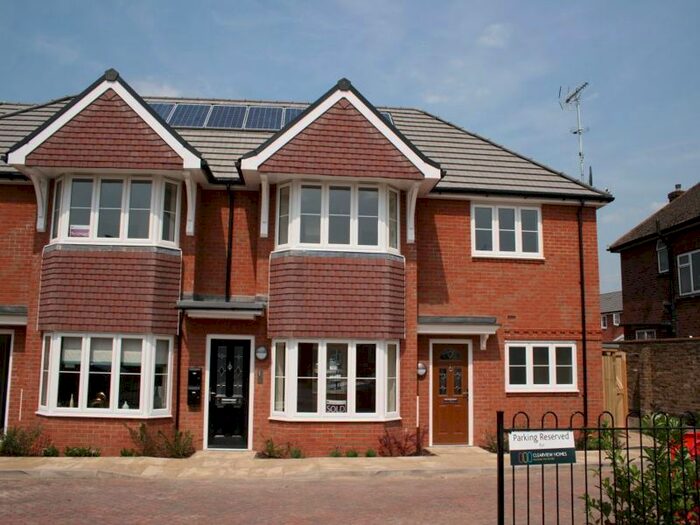 1 Bedroom Flat To Rent In Wood End Green Road, Hayes UB3