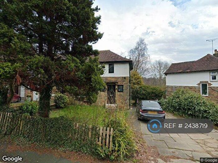 3 Bedroom Semi-Detached House To Rent In Bradford, Bradford, BD8