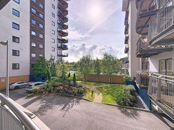 2 Bedroom Flat For Sale In Watkiss Way, Cardiff, CF11