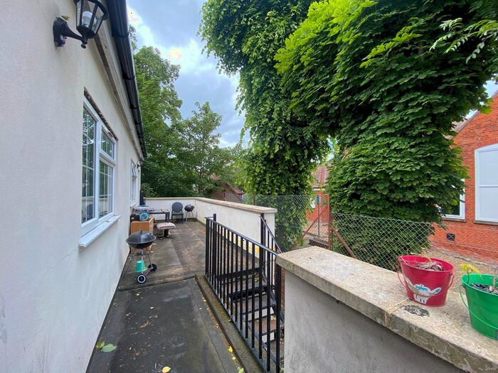 Studio To Rent In Chipstead Valley Road, Coulsdon, CR5