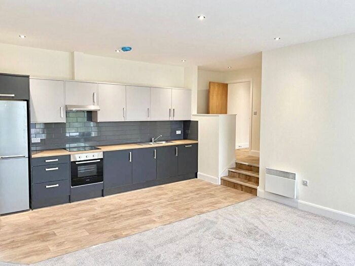 3 Bedroom Flat To Rent In Main Street, Rotherham, South Yorkshire, S60