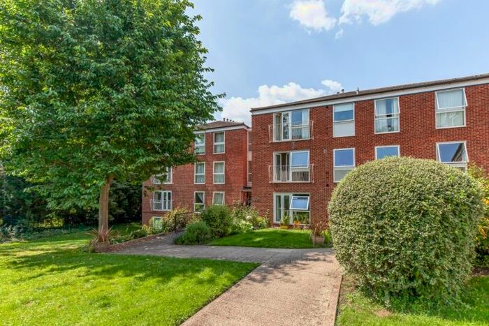 2 Bedroom Flat To Rent In Cheney Lane, Headington, Oxford, OX3