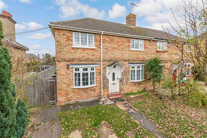 3 Bedroom Semi Detached House For Sale In Warden Road, Rochester, Kent, ME1