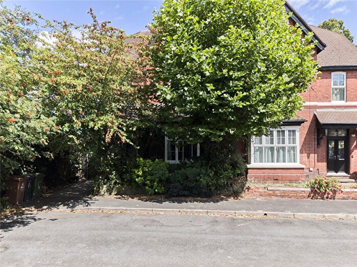 5 Bedroom Detached House For Sale In Rectory Avenue, Wednesbury, West Midlands, WS10
