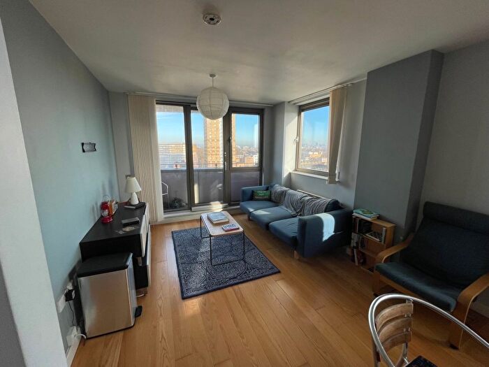 2 Bedroom Flat To Rent In Spencer Way, London, E1