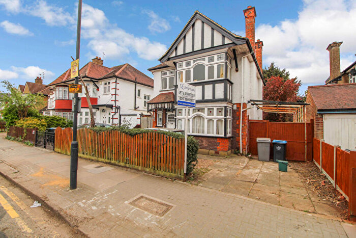 6 Bedroom Detached House To Rent In Northwick Avenue, Kenton, Harrow, HA3