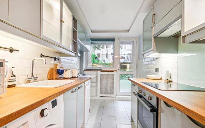 2 Bedroom Apartment To Rent In Stalbridge Street, Marylebone, London, NW1