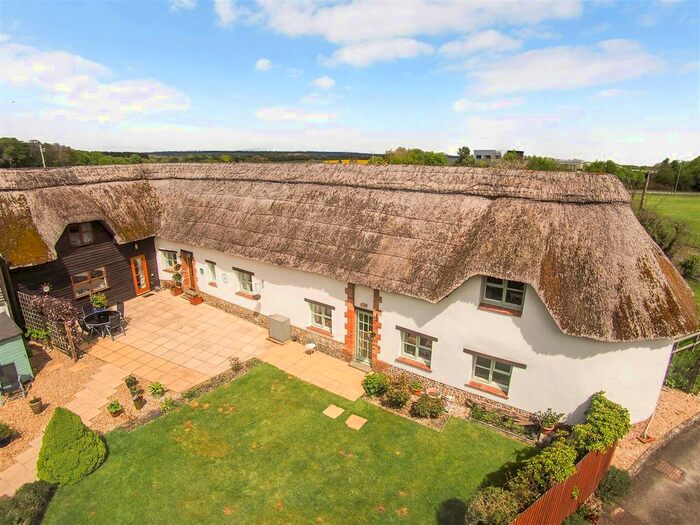 4 Bedroom Barn Conversion For Sale In Amesbury Road, Weyhill, Andover SP11
