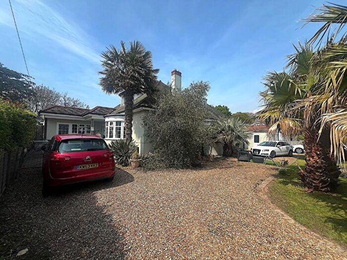 5 Bedroom Detached House For Sale In Chichester Avenue, Hayling Island, Hampshire, PO11