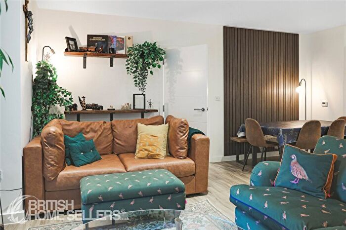 3 Bedroom Apartment For Sale In Brumwell Avenue, London, SE18