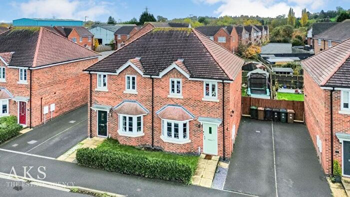 3 Bedroom Semi-Detached House For Sale In Scropton Road, Hatton, DE65