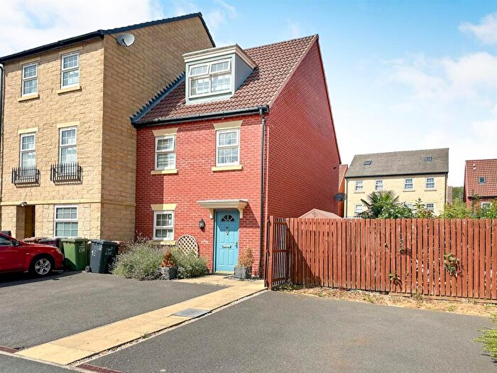 3 Bedroom Town House For Sale In Regal Close, Corby, NN17