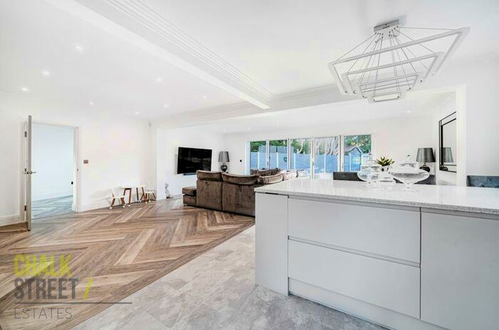 5 Bedroom Detached House To Rent In The Sheilings, Emerson Park, Hornchurch, RM11