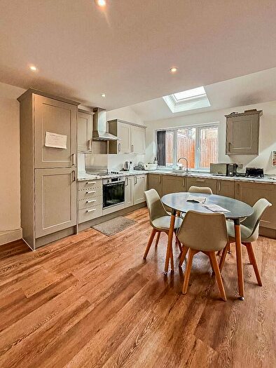 4 Bedroom Semi Detached House To Rent In Cinderford Close, Southmead, Bristol, BS10