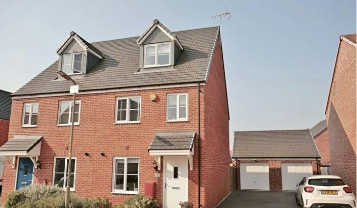 3 Bedroom Semi-Detached House For Sale In Linnet Road, Bodicote, Banbury, OX15