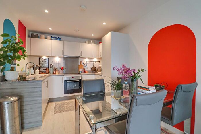 2 Bedroom Flat For Sale In Capstan Road, Woolston, SO19