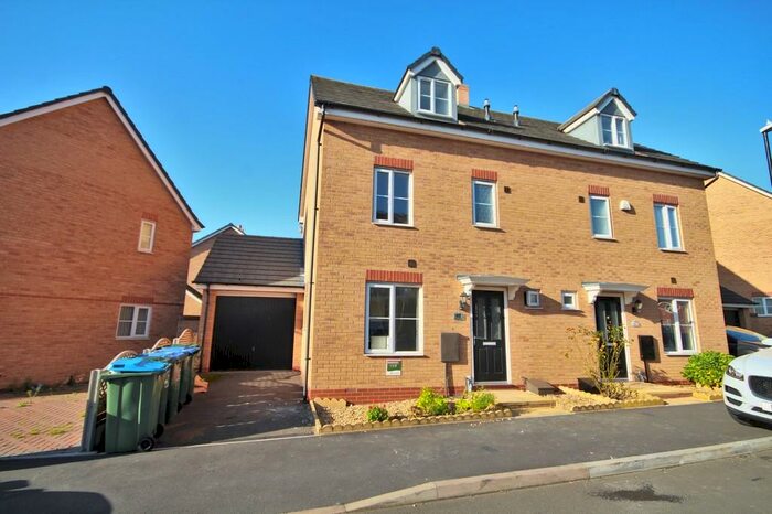 4 Bedroom Semi-Detached House To Rent In Surrey Drive, Coventry, CV3