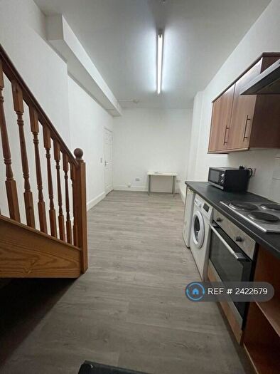 1 Bedroom Flat To Rent In Hardy Passage, London, N22