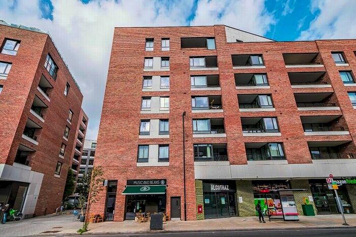 3 Bedroom Flat To Rent In Rosewood Building, Hackney Road, Shoreditch, E2