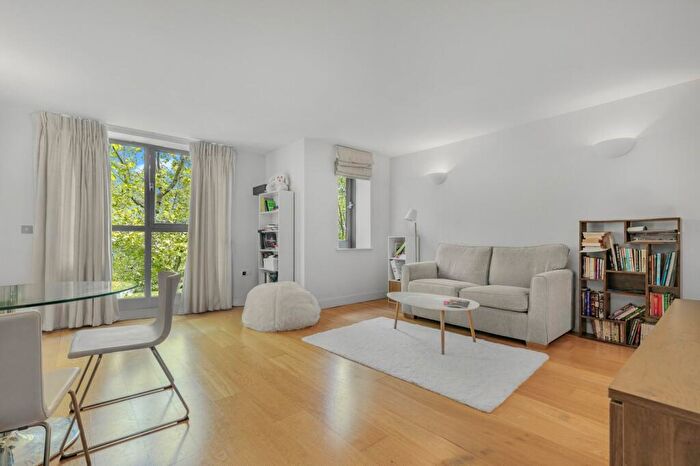 1 Bedroom Flat For Sale In St. Williams Court, Gifford Street, N1