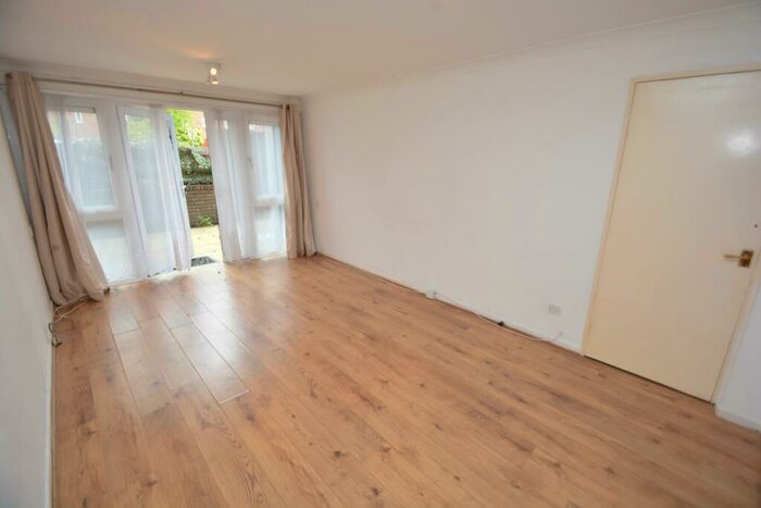 1 Bedroom Flat To Rent In Francis Road, Harrow, HA1