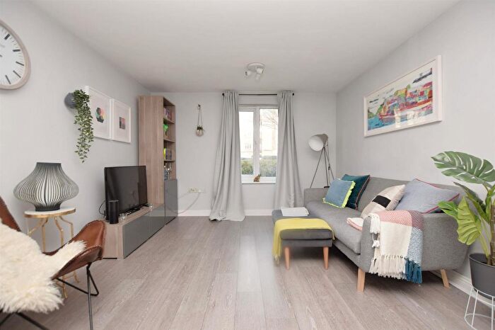 2 Bedroom Flat To Rent In Doudney Court, Bedminster, Bristol, BS3