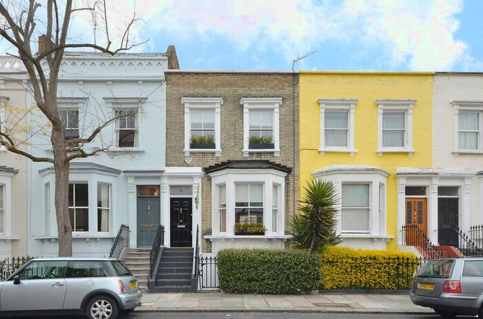 4 Bedroom Flat To Rent In Armadale Road, Fulham Broadway, London, SW6