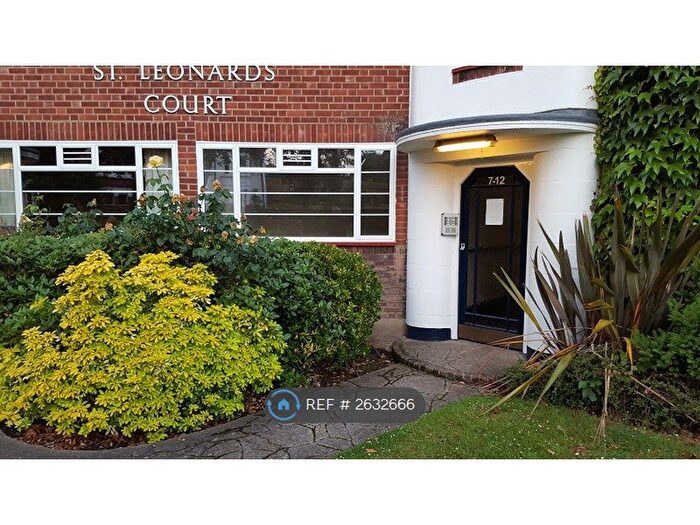 2 Bedroom Flat To Rent In St. Leonards Court, London, SW14