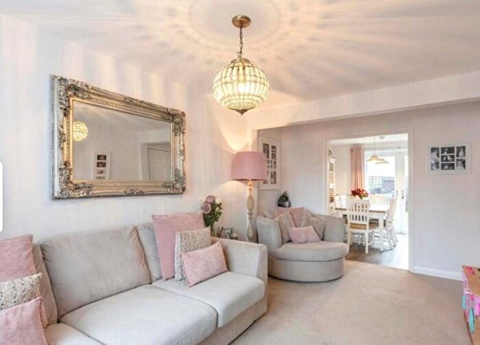 4 Bedroom Semi-Detached House To Rent In Aspal Lane, Beck Row, IP28