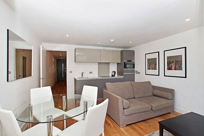 1 Bedroom Flat For Sale In Packington Street, London, N1