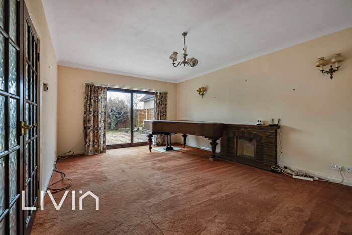 3 Bedroom Bungalow For Sale In Littlebrook Close, Shirley, Croydon, CR0