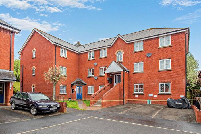 2 Bedroom Apartment For Sale In Lewis Crescent, Exeter, EX2