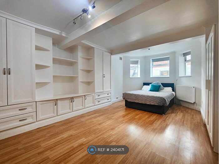 2 Bedroom Flat To Rent In Roseneath Avenue, London, N21