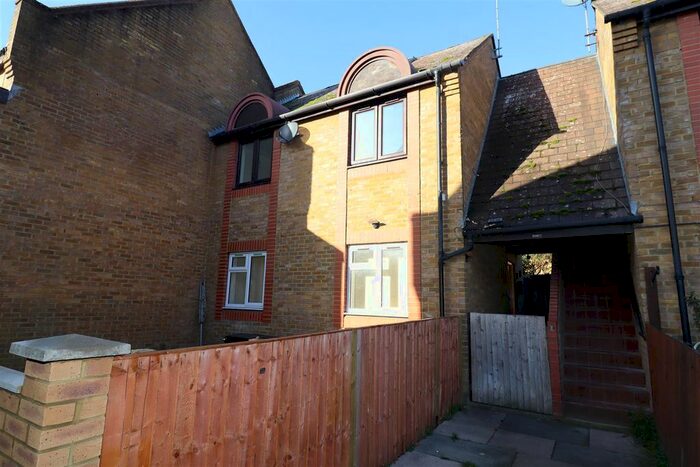 1 Bedroom Flat To Rent In Clifton Place, London, SE16