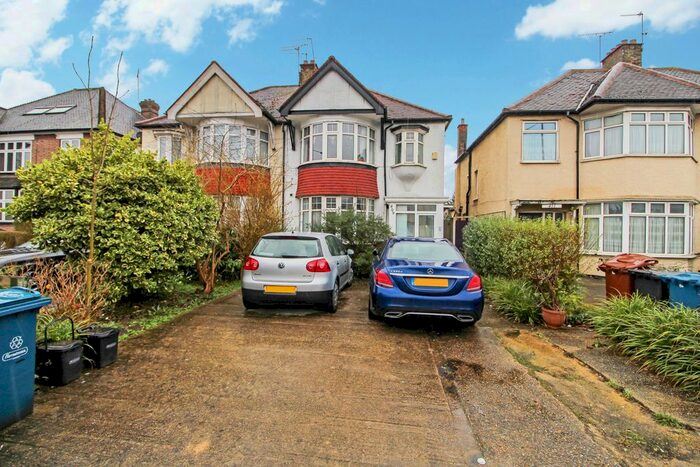 2 Bedroom Maisonette To Rent In Pinner Road, North Harrow, Harrow, HA1