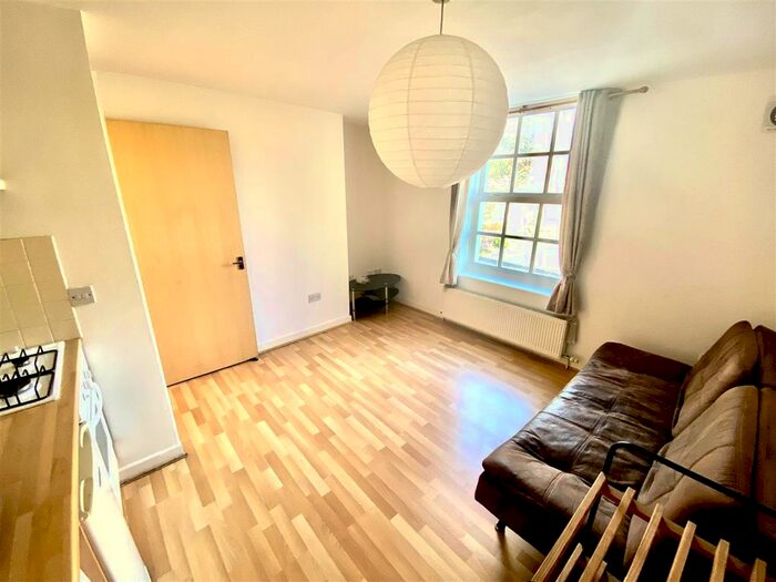 2 Bedroom Flat To Rent In Wilkinson Street, Sheffield, S10