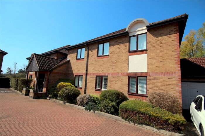 3 Bedroom Apartment To Rent In Watership Drive, Ringwood, BH24