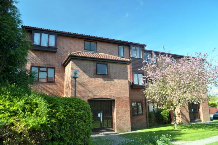 1 Bedroom Flat To Rent In Forge Field, Shepherds Spring Lane, Andover, Hampshire, SP10