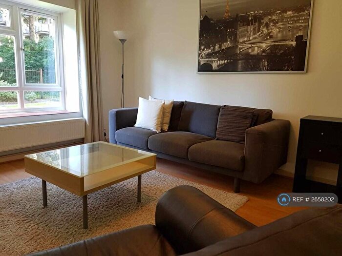 2 Bedroom Flat To Rent In Catherwood Court, London, N1