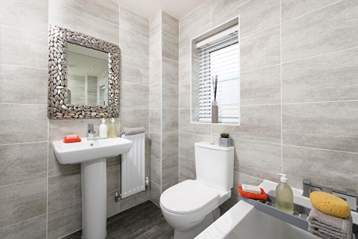 3 Bedroom End Of Terrace House For Sale In Inkersall Road, Chesterfield, Derbyshire, S43