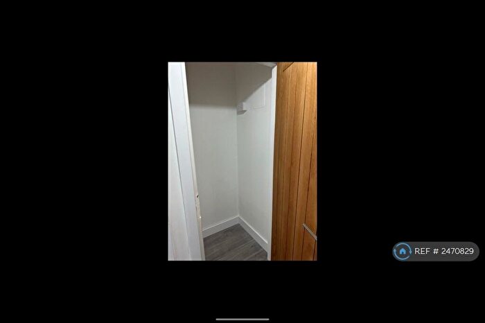 1 Bedroom Terraced House To Rent In Manchester Road, Huddersfield, HD4