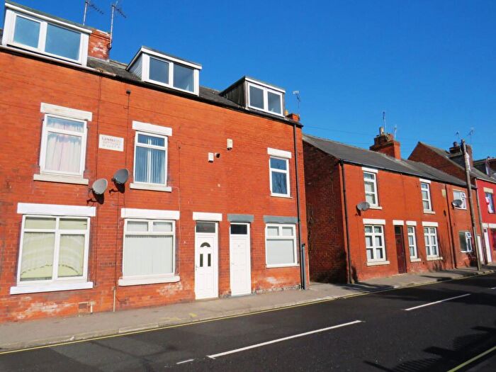 2 Bedroom Terraced House To Rent In North Road, Chesterfield, S43
