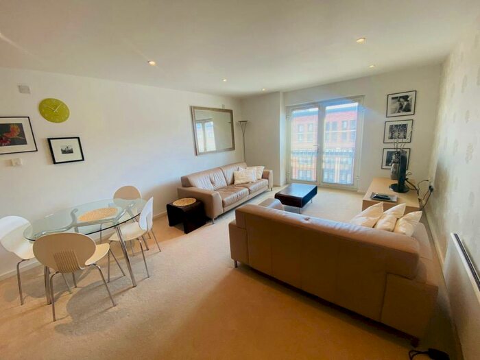 2 Bedroom Apartment To Rent In Regent Court, Leamington Spa, CV32