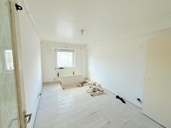 3 Bedroom Flat To Rent In Studley Road, London, E7