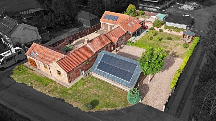 4 Bedroom Barn Conversion For Sale In Stow Park Road, Stow, LN1