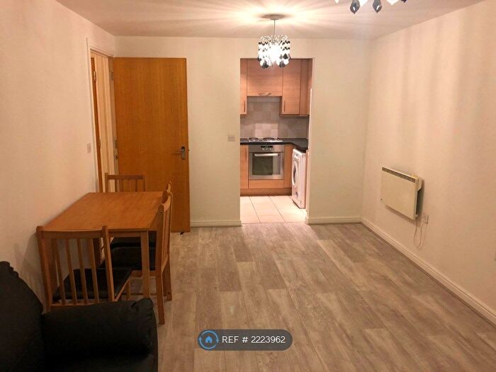 2 Bedroom Flat To Rent In Berberis House, Feltham, TW13