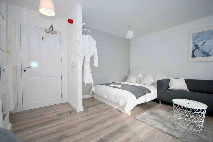 1 Bedroom Flat To Rent In Flat Westgate, S60