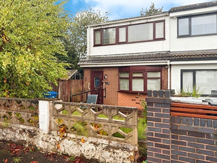 3 Bedroom Semi-Detached House For Sale In Suffolk Grove, Leigh, WN7